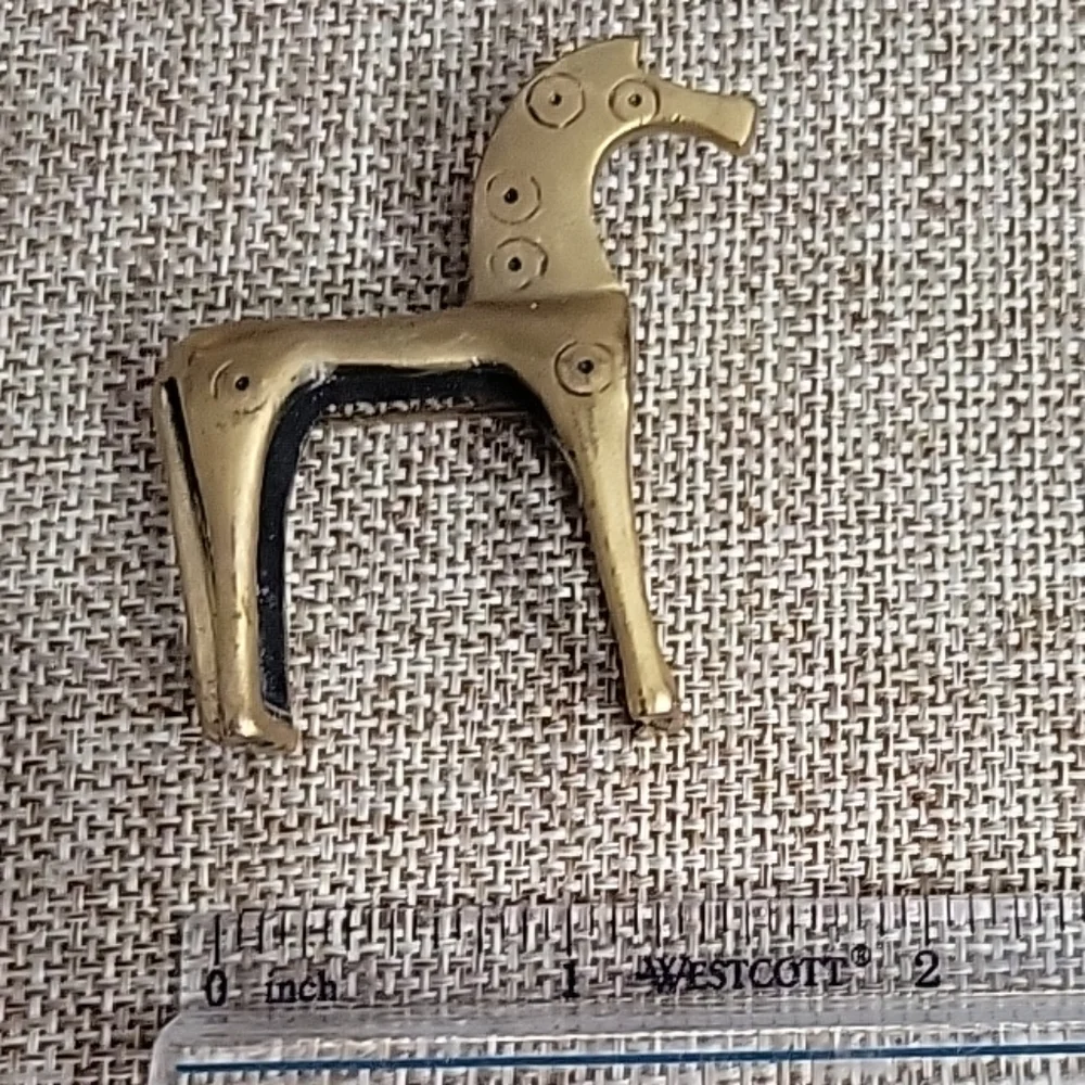Vintage Satin Gold Tone Horse Brooch Stylized Figural 3D Excellent Condition